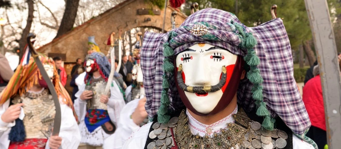 Αποκριάτικα έθιμα και παραδόσεις από κάθε γωνιά της Ελλάδας